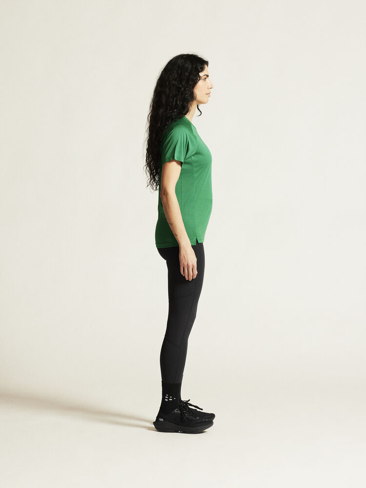 1914656-651000_Rush-2-SS-Tee-W_closeup2