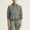 1914692-647000_ADV-Join-Windbreaker-W_closeup4