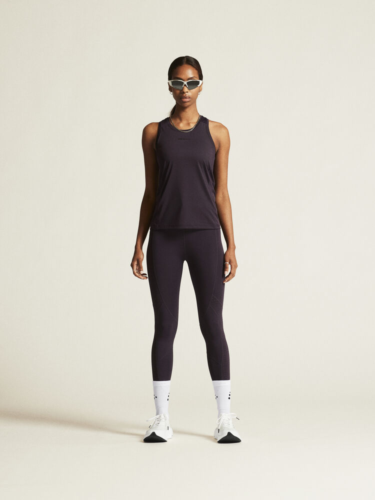 1914796-499000_ADV-Essence-Singlet-2-W_closeup1