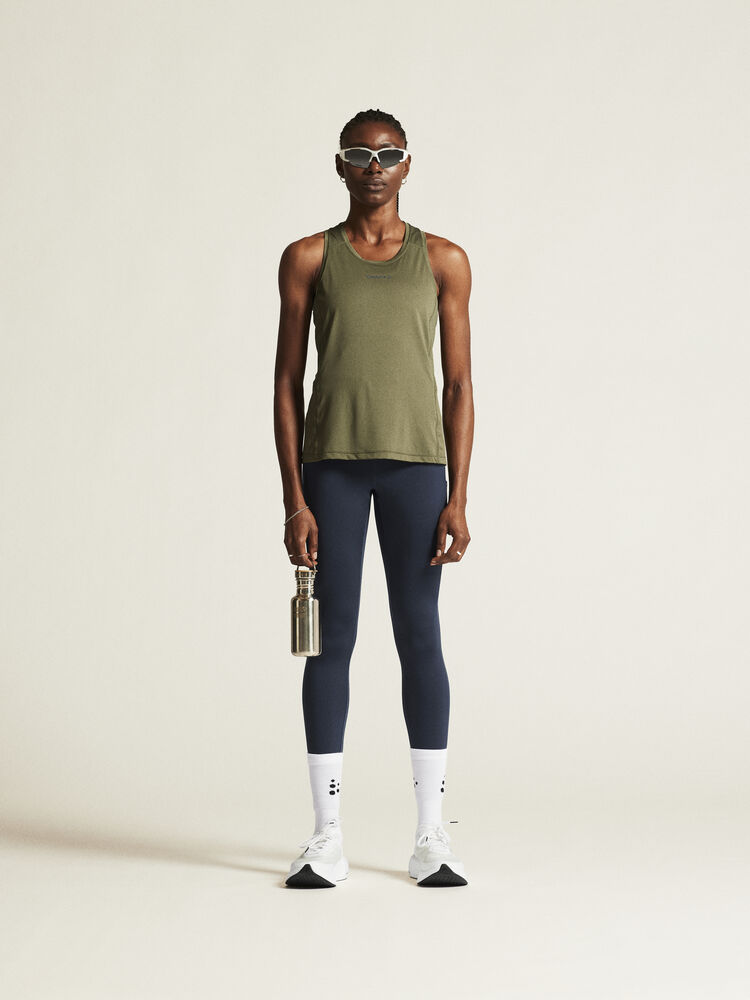 1914796-664000_ADV-Essence-Singlet-2-W_closeup1