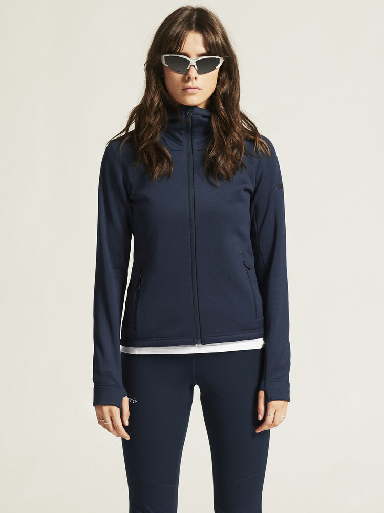 1915241-396000_ADV-Explore-Power-fleece-Hood-Jkt-W_closeup4