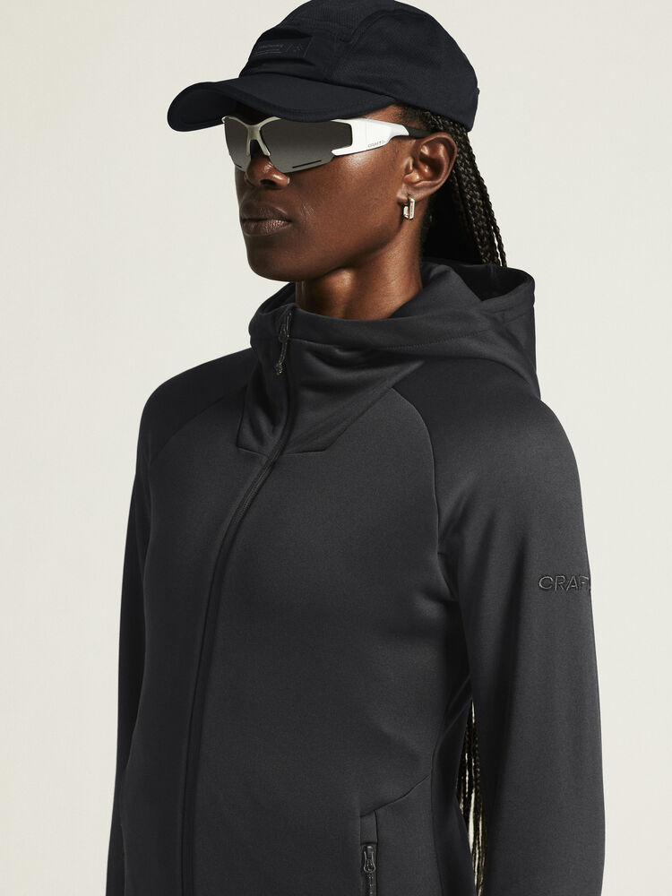 1915241-999000_ADV-Explore-Power-fleece-Hood-Jkt-W_closeup5
