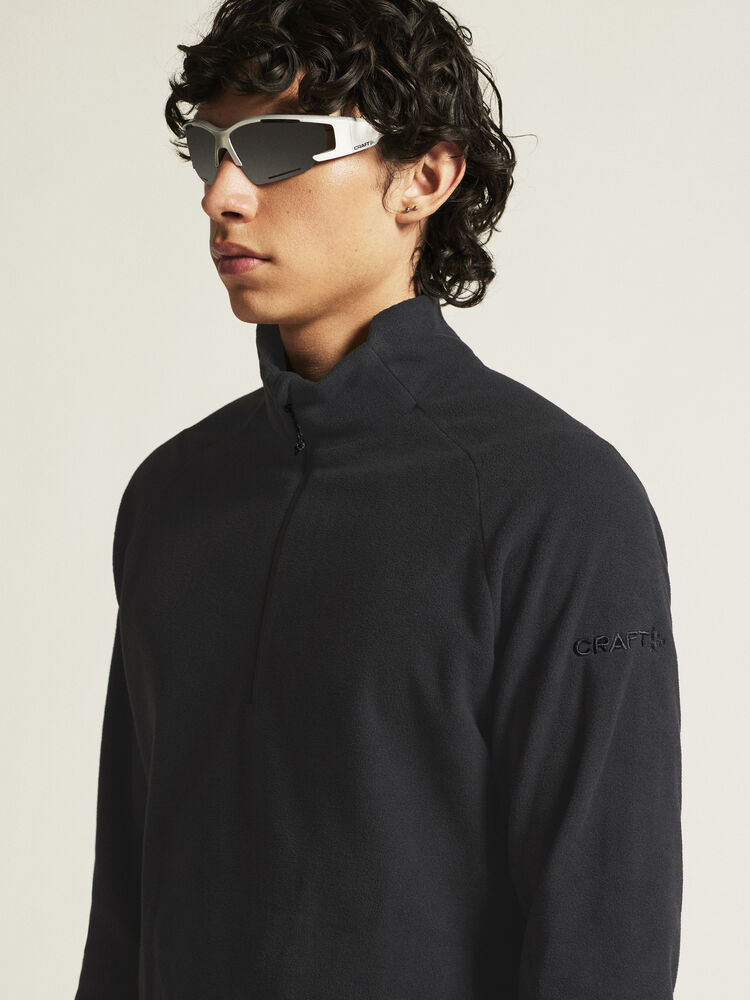 1915246-999000_CORE-Explore-Fleece-Midlayer-M_closeup5