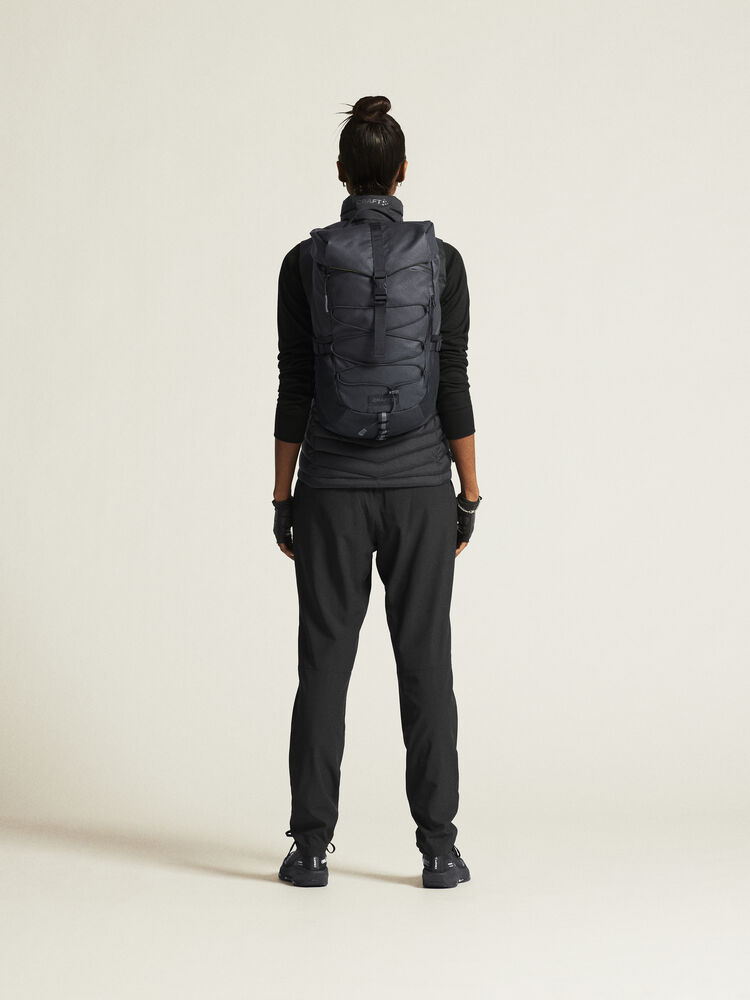 1915255-999000_ADV-Explore-Lt-Down-Vest-W_closeup3