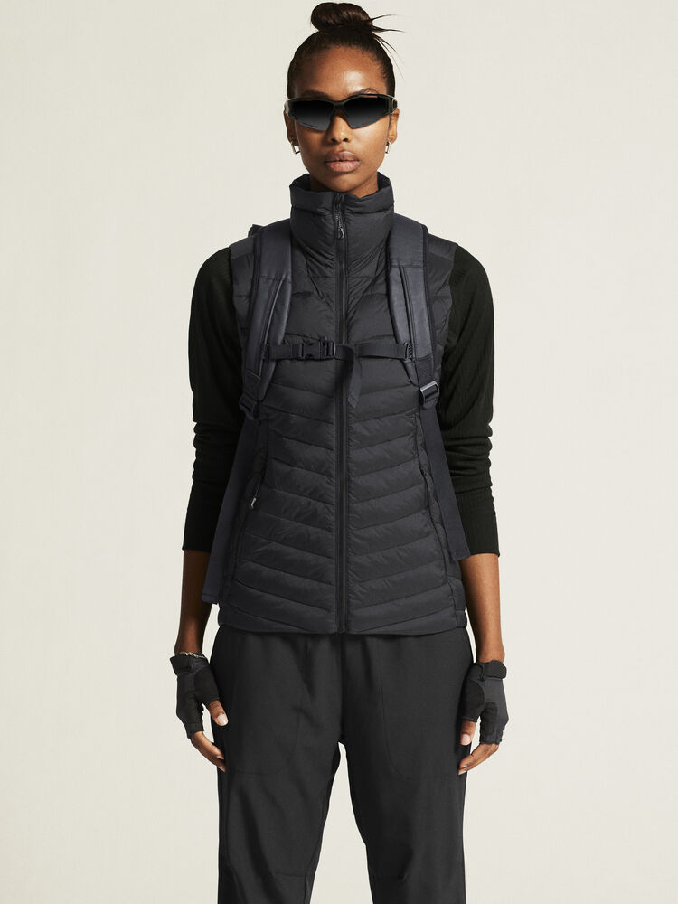 1915255-999000_ADV-Explore-Lt-Down-Vest-W_closeup4