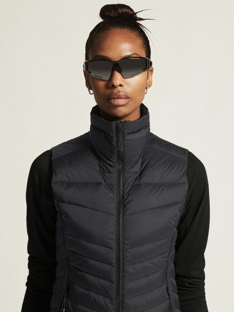 1915255-999000_ADV-Explore-Lt-Down-Vest-W_closeup5