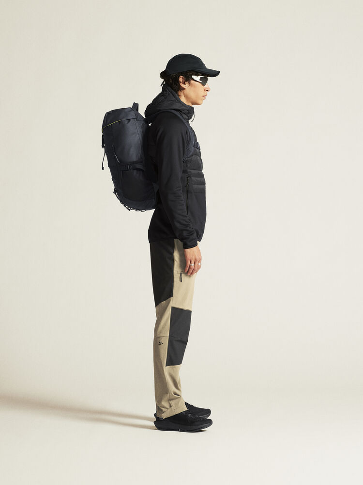 1915256-999000_ADV-Explore-Lt-Down-Hybrid-Jkt-M_closeup2