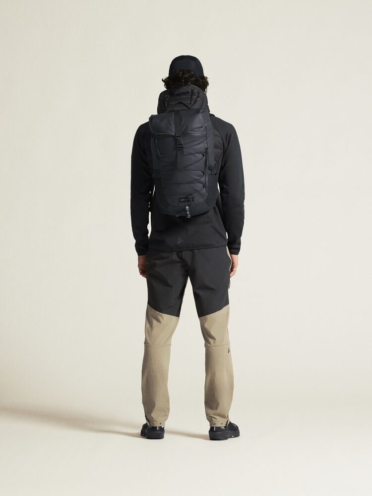 1915256-999000_ADV-Explore-Lt-Down-Hybrid-Jkt-M_closeup3