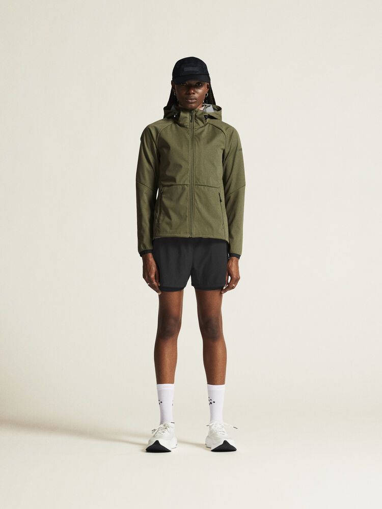 1915263-664000_CORE-Explore-Softshell-2-Jkt-W_closeup1