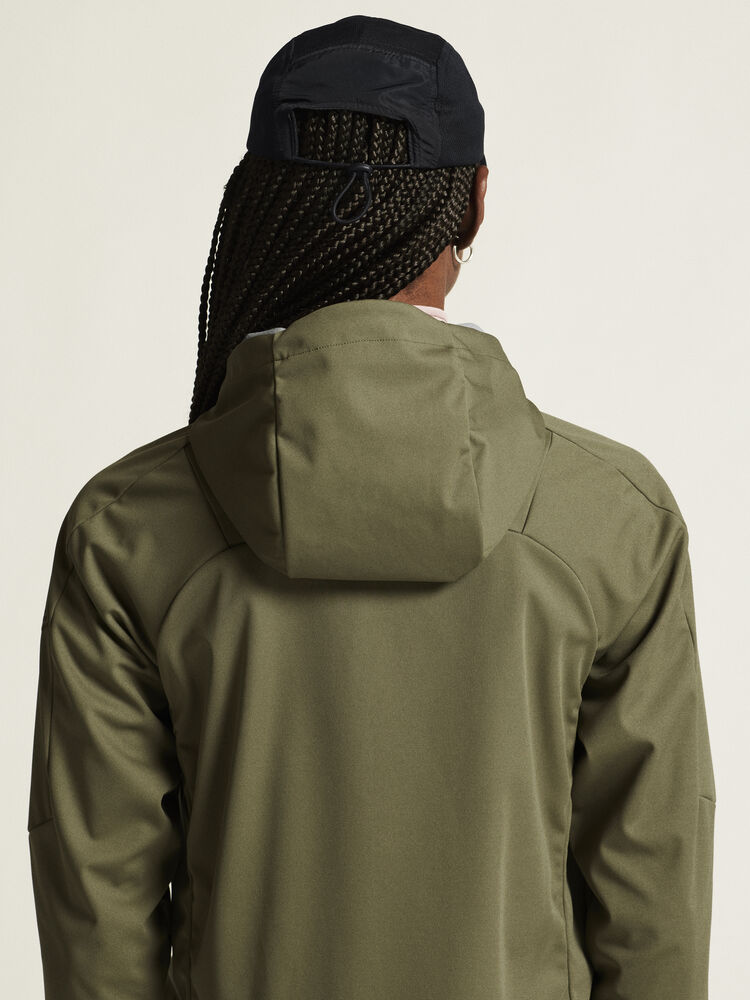 1915263-664000_CORE-Explore-Softshell-2-Jkt-W_closeup7