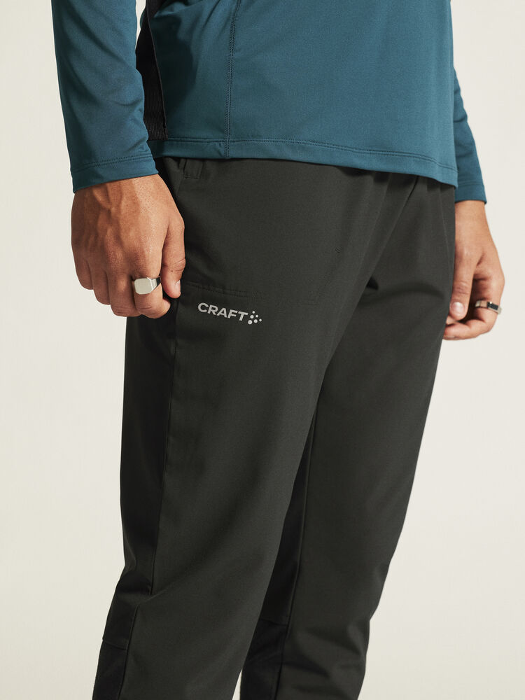 1915286-999000_ADV-Essence-Training-Pants-2-M_closeup5