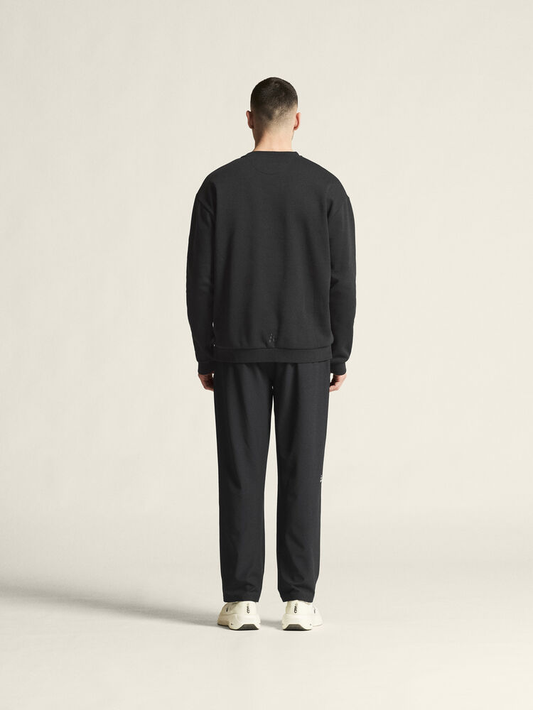 1915299-999000_Community-2-R-Neck-M_closeup3