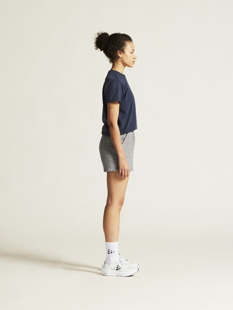 1915302-390000_Community-2-Tee-W_closeup2