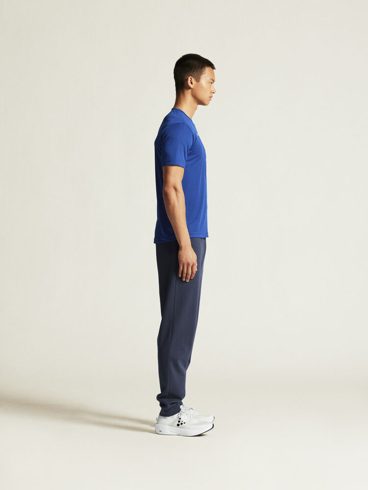 1915303-346000_Squad-Go-Function-Tee-M_closeup2