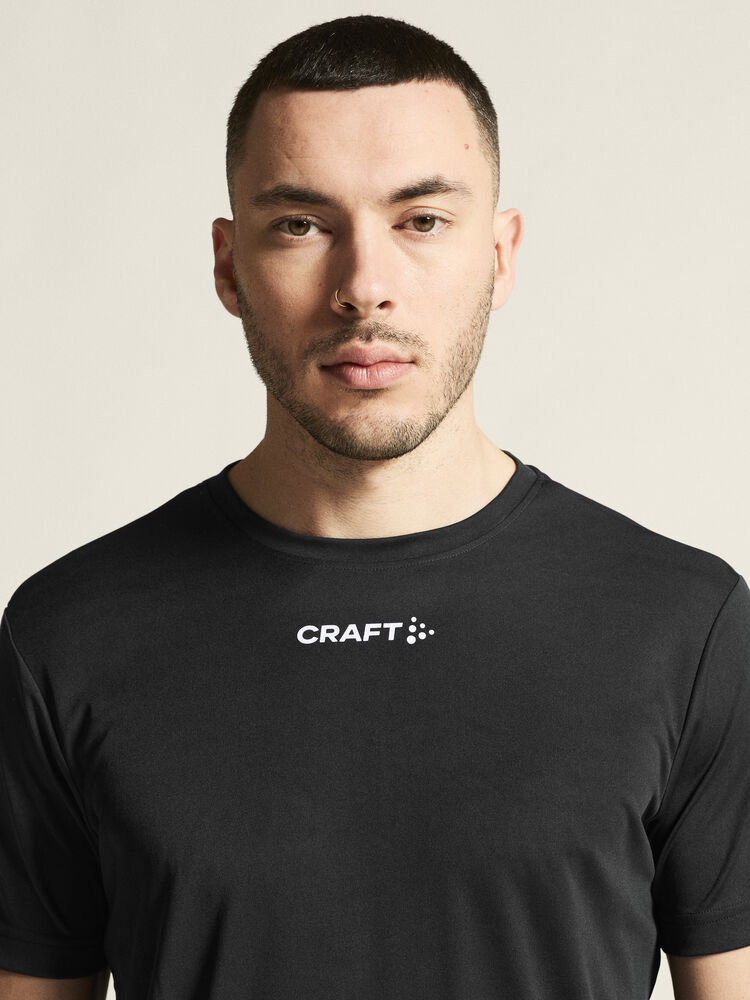 1915303-999000_Squad-Go-Function-Tee-M_closeup6