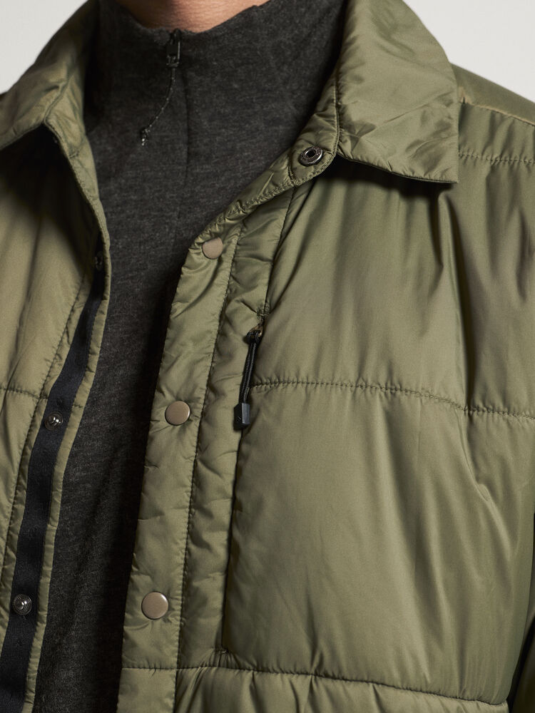 1915337-664000_ADV-Urban-Lt-Padded-Overshirt_closeup5