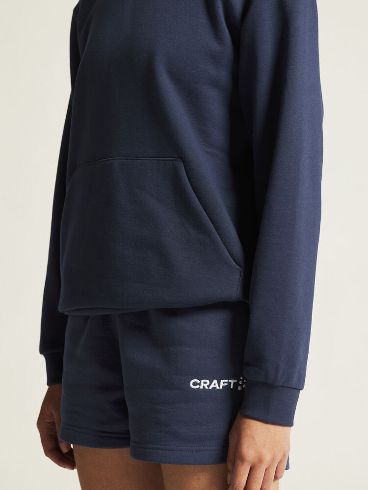1915345-390000_Community-2-Logo-Hoodie-W_closeup7
