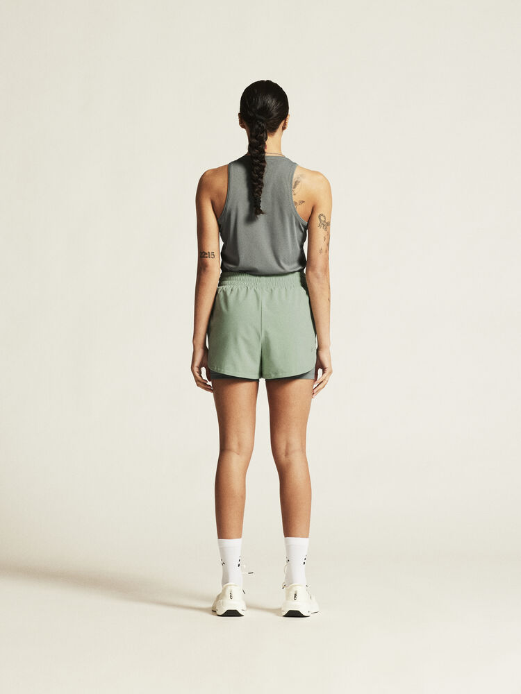 1915946-630000_ADV-Essence-2-in-1-shorts-2-W_closeup2