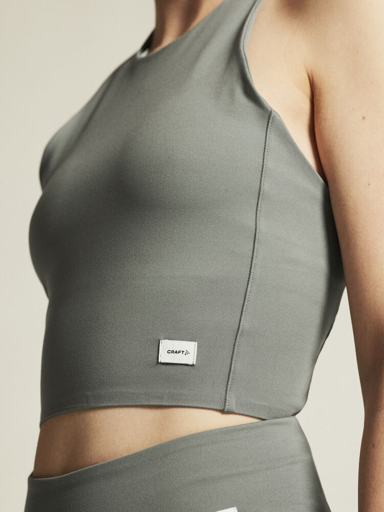 1916009-647000_Collective-Cropped-Singlet-W_closeup7