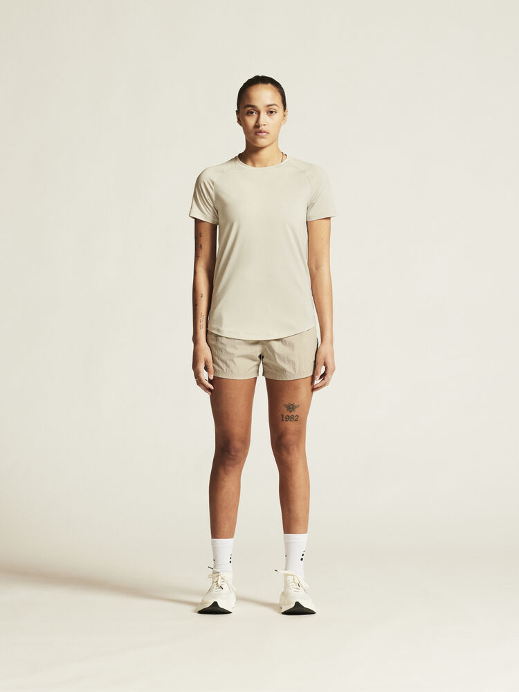 1916026-214000_Collective-SS-Tee-W_closeup1