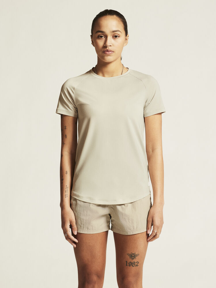 1916026-214000_Collective-SS-Tee-W_closeup4