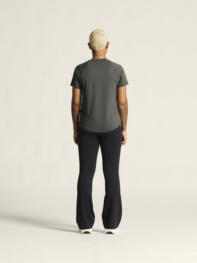 1916026-970000_Collective-SS-Tee-W_closeup3