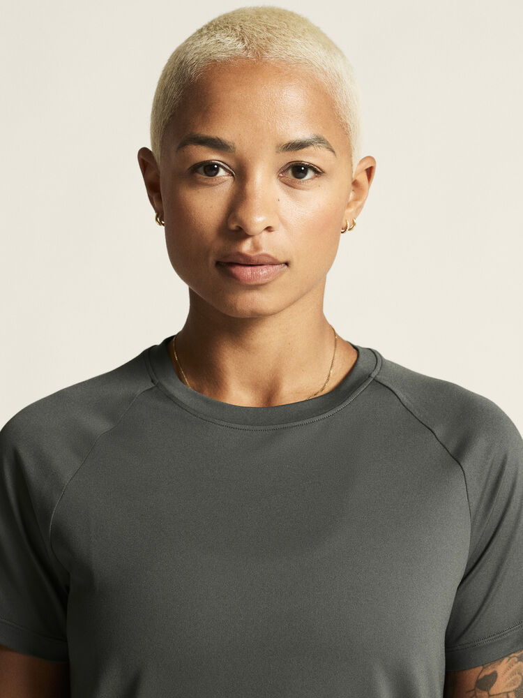 1916026-970000_Collective-SS-Tee-W_closeup5