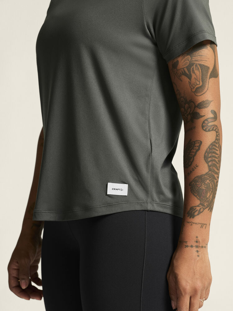 1916026-970000_Collective-SS-Tee-W_closeup6
