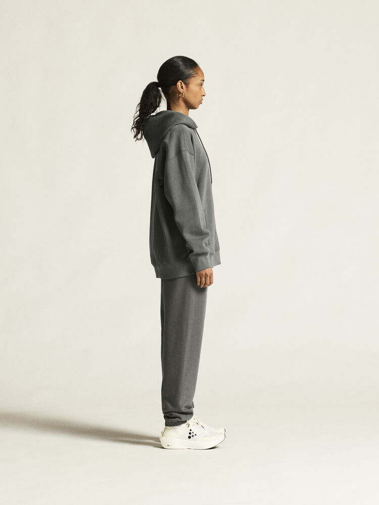 1916307-970000_Frequent-FZ-Hoodie-W_closeup2