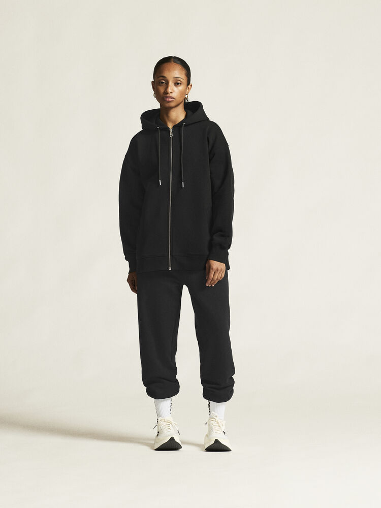 1916307-999000_Frequent-FZ-Hoodie-W_closeup1