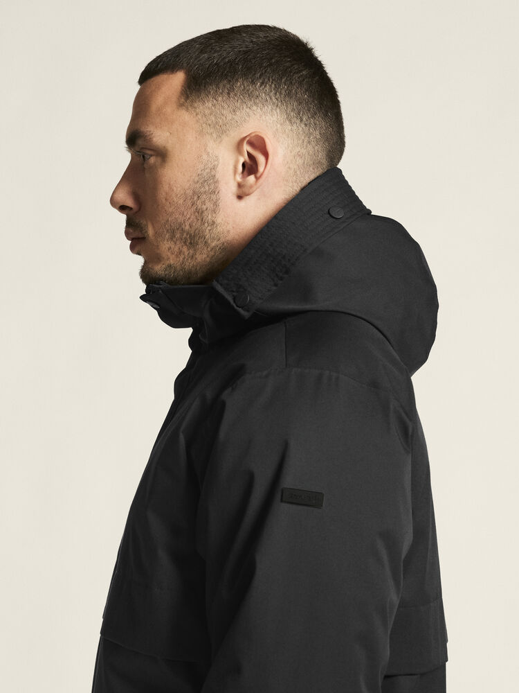 1916377-999000_Urban-Padded-Parka-M_closeup6