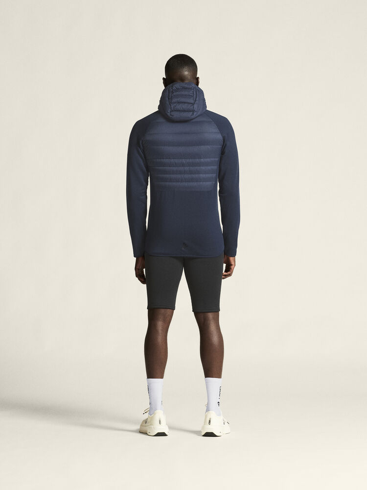1916708-999000_Explore-Power-Fleece-Short-Tights-M_closeup3