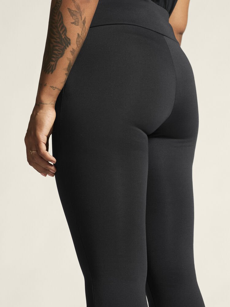 1916711-999000_Explore-Power-Fleece-Tights-W_closeup6