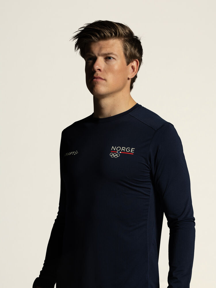 1916816-396396_OL-Norway-Essence-LS-Tee-2-M_Closeup5