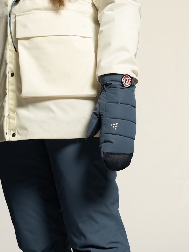 1916835-376777_OL-Norway-Padded-Mitten_Closeup1