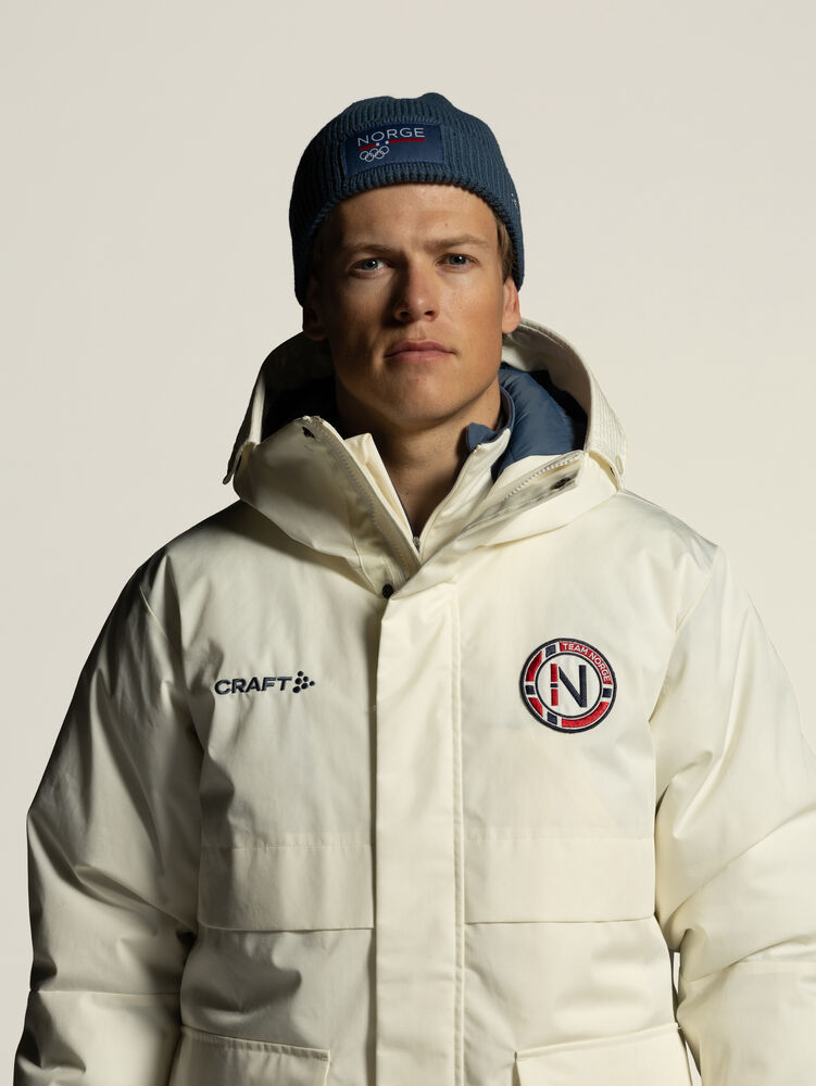 1916836-396396_OL-Norway-High-Beanie_Closeup1