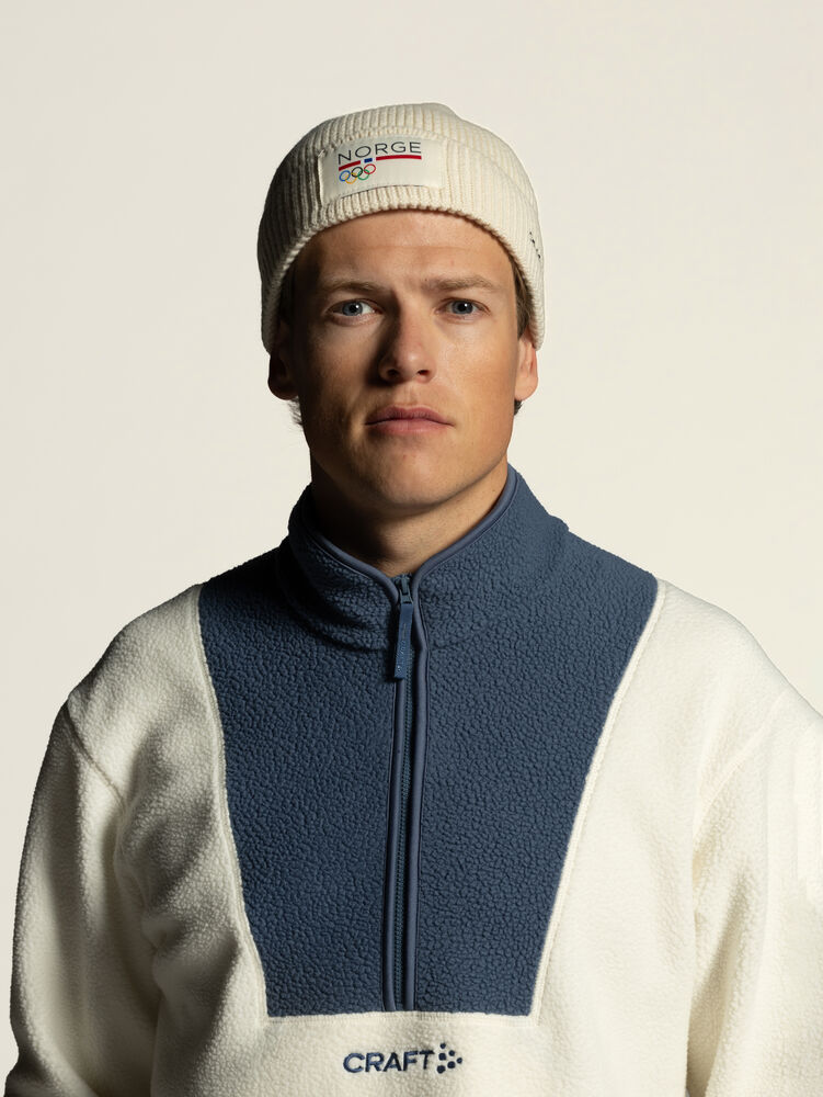 1916836-905905_OL-Norway-High-Beanie_Closeup1
