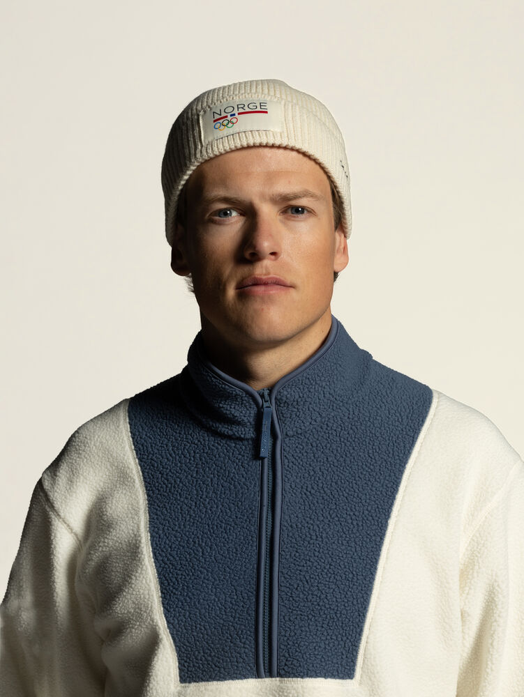 1916836-905905_OL-Norway-High-Beanie_Closeup2