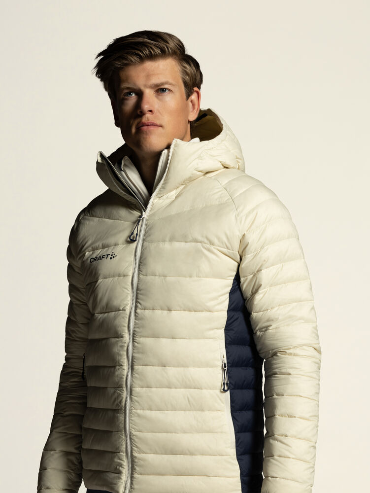 1916839-905000_OL-Norway-Light-Down-Jacket-M_Closeup4