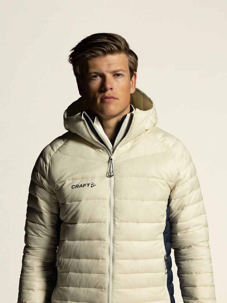 1916839-905000_OL-Norway-Light-Down-Jacket-M_Closeup5