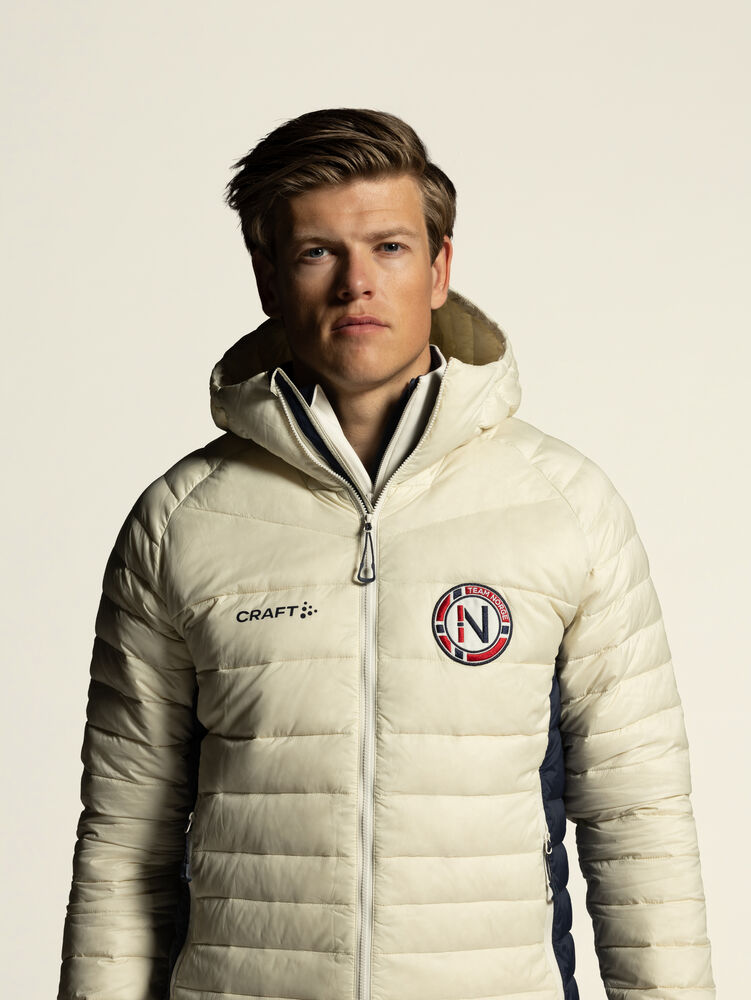 1916839-905777_OL-Norway-Light-Down-Jacket-M_Closeup5