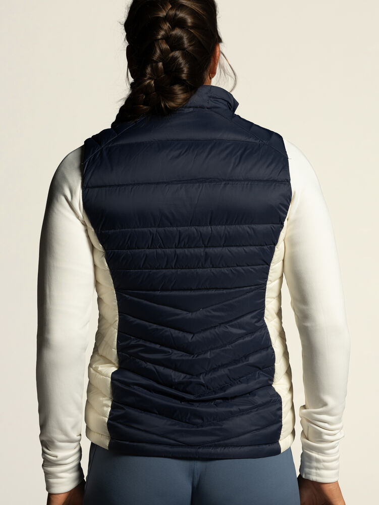 1916848-396000_OL-Norway-Light-Down-Vest-W_Closeup3