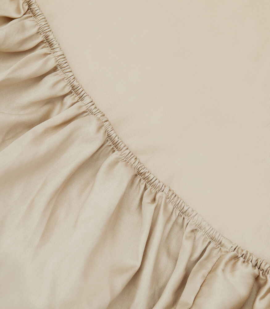 420057-03_PullonSatin_Closeup