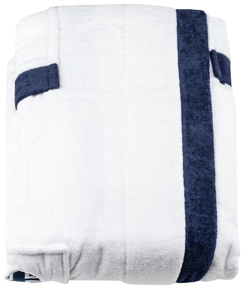 420638_LNVRobePackage_Closeup6