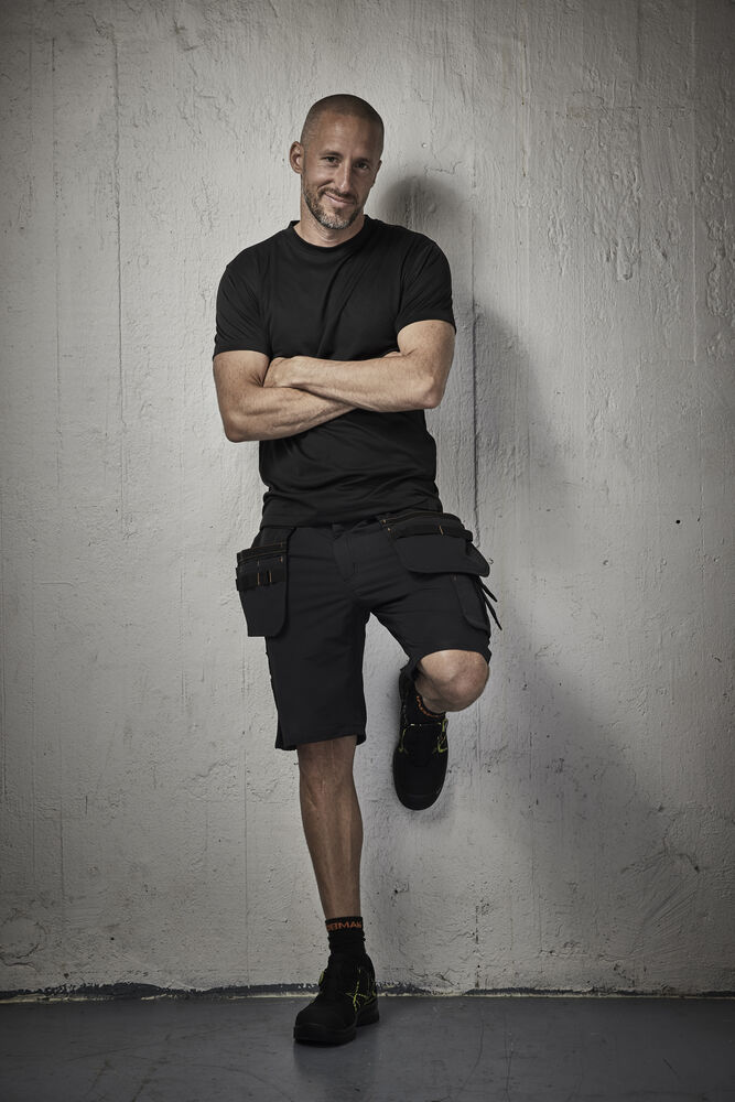 65239770_65552251_Shorts_img23