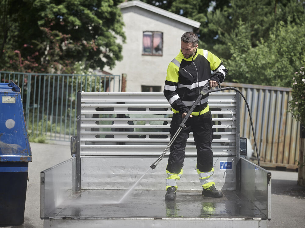65512555_Softshell-Jacket-Hi-Vis_65213419_Craftsman-Trousers-Core-Stretch-Hi-Vis_Jobman