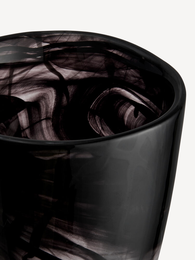 7042515_Contrast_Vase_Black-Black_200mm_Kosta_Boda_Anna_Ehrner_PRO_02_3x4