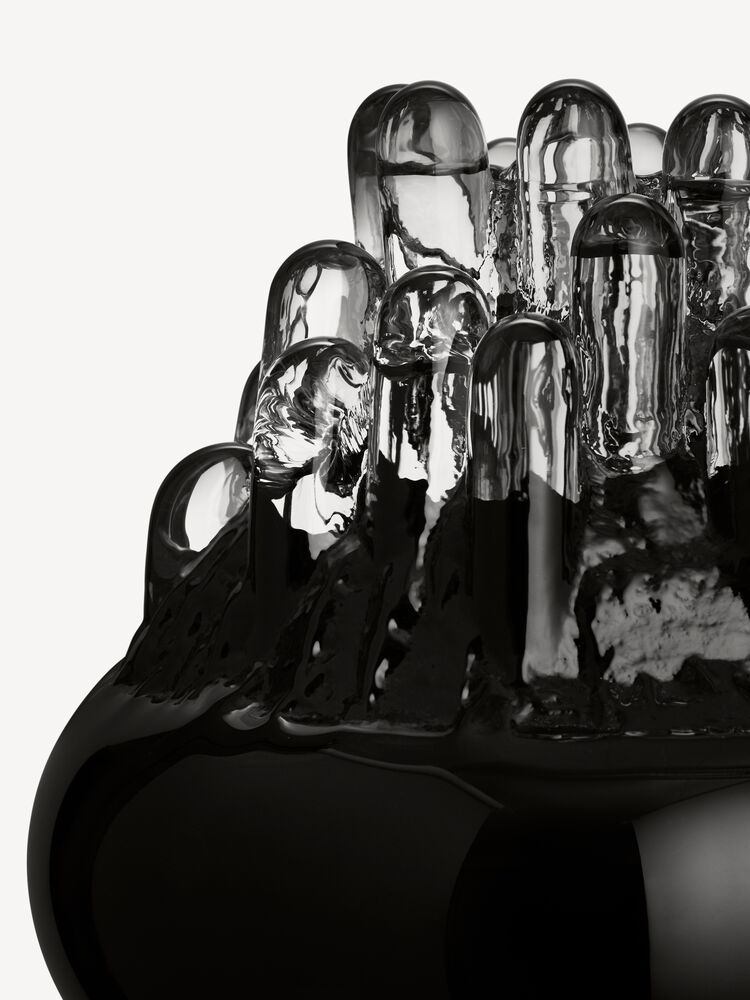7062113_Polar_Candleholder-H200mm_Black_Kosta-Boda_Goran-Warff_PRO_02_3x4