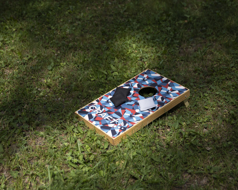 950909-000_Cornhole-Spill_Closeup4